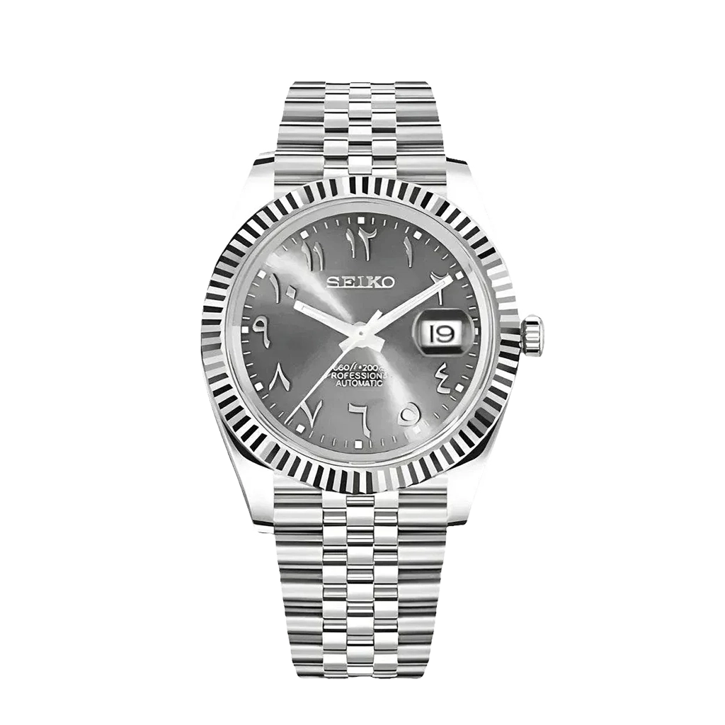 Seiko Mod Datejust – Chiffres Arabes – Brume d’Acier – Automatique NH35 – Verre Saphir
